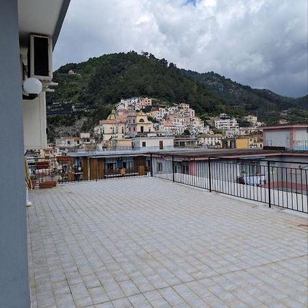 Piccolo Appartamento Con Grande Terrazzo Panoramico Maiori Dış mekan fotoğraf