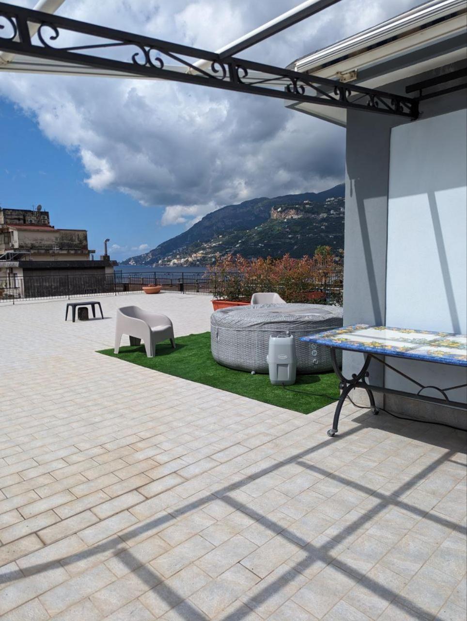 Piccolo Appartamento Con Grande Terrazzo Panoramico Maiori Dış mekan fotoğraf